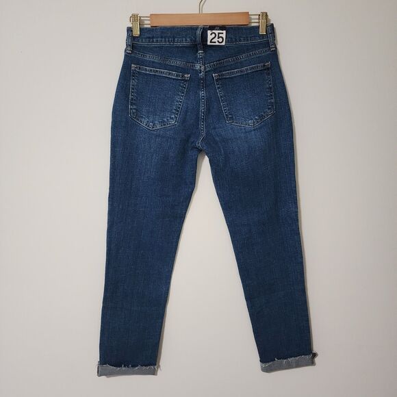 NWT Gap Womens Girlfriend Mid Rise Jeans Distressed Raw Hem Blue Size 25/0 - Picture 5 of 12